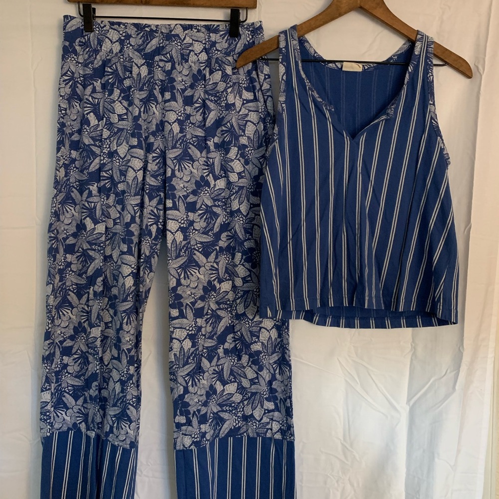 PACT Organic Cotton Soft Pajama Set Blue and White Floral Striped-Top:S Pants:M